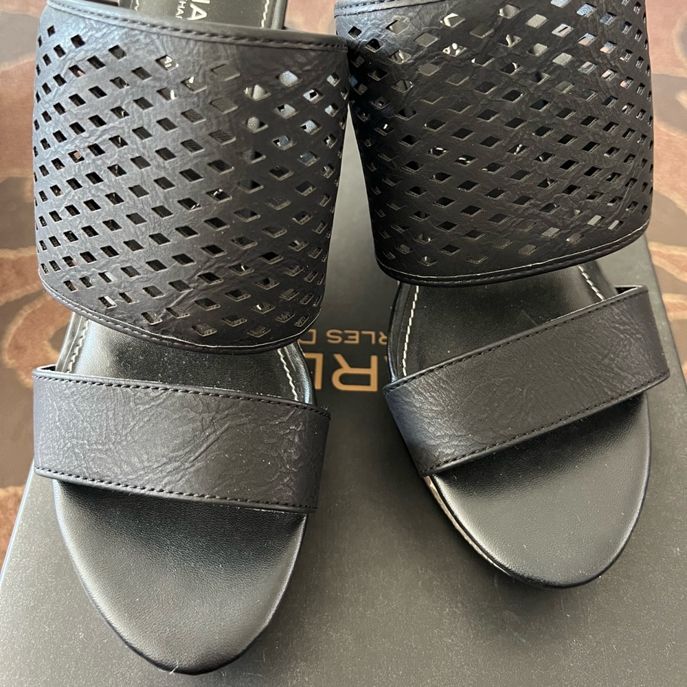 Charles David, size 7.5, black leather